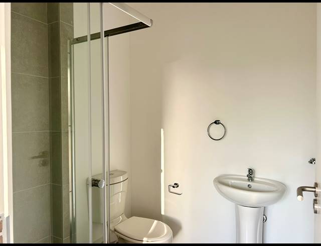 2 BEDROOM APARTMENT FOR SALE IN SHEFFIELD BEACH